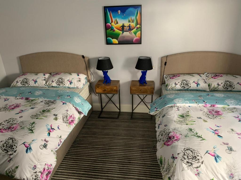 Alma Suite 2 room 1